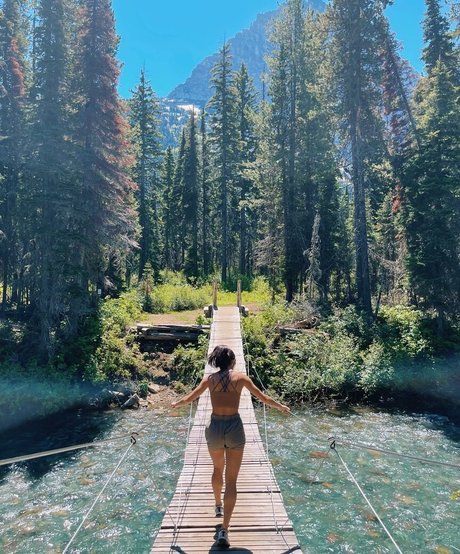 Brigit Sinaga sexy star picture