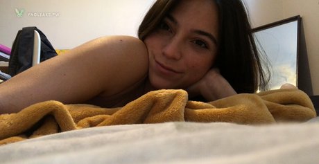 Brigit Sinaga model exclusive images