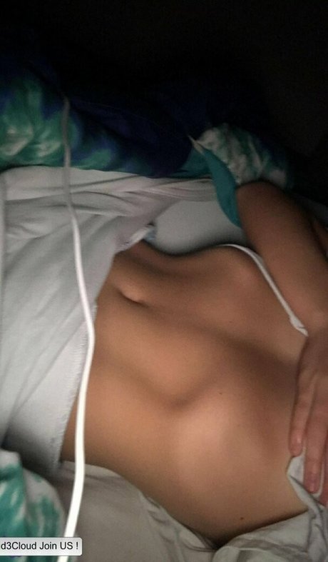 Emmie Garver model sexy picture