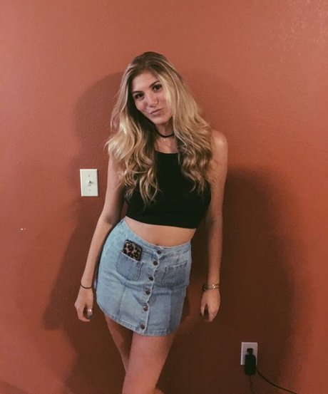 Megan Aisoff model adult photo