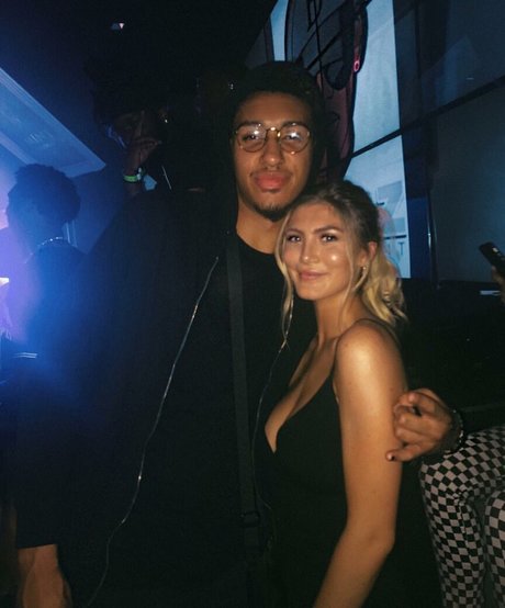 Megan Aisoff pretty model pics