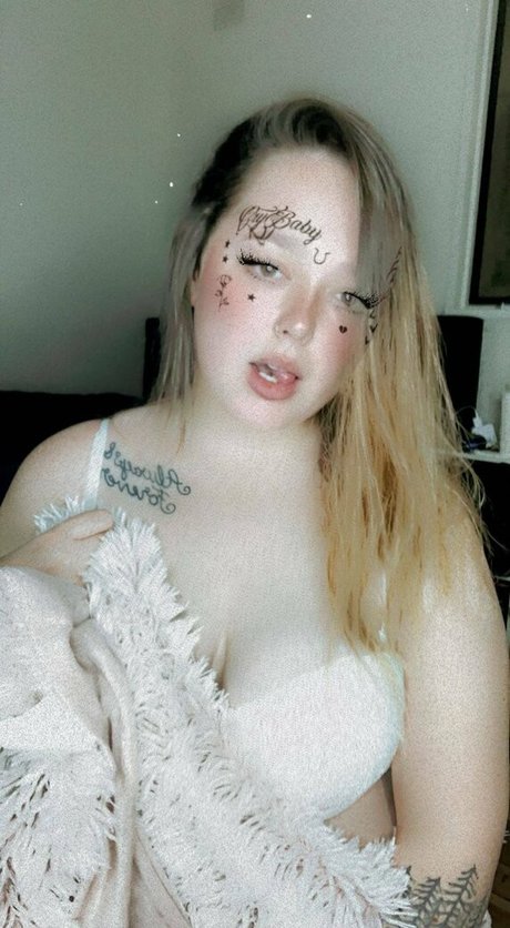 raebabe11 star perfect pic