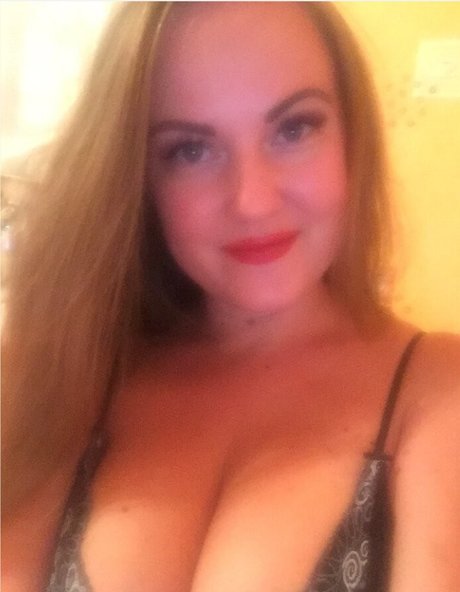 SamantaKroft model naked archive