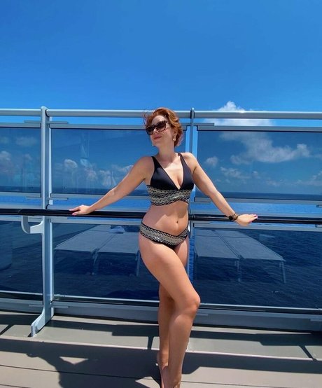 Hazel Hayes model nice photo