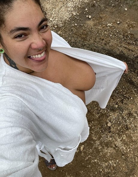 ChristinaGonzalez model art galleries