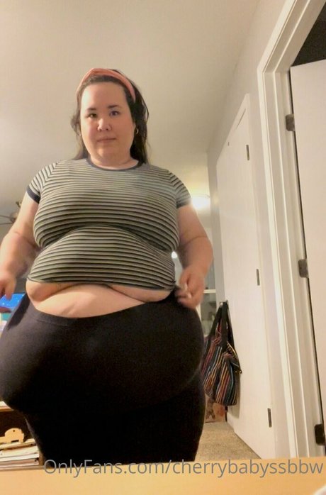 cherrybabyssbbw model high quality image