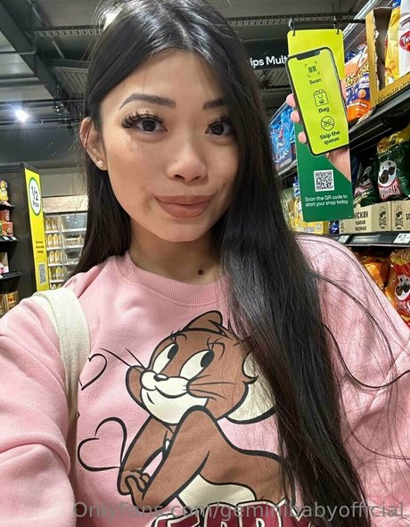 geminibabyofficial high quality model photos