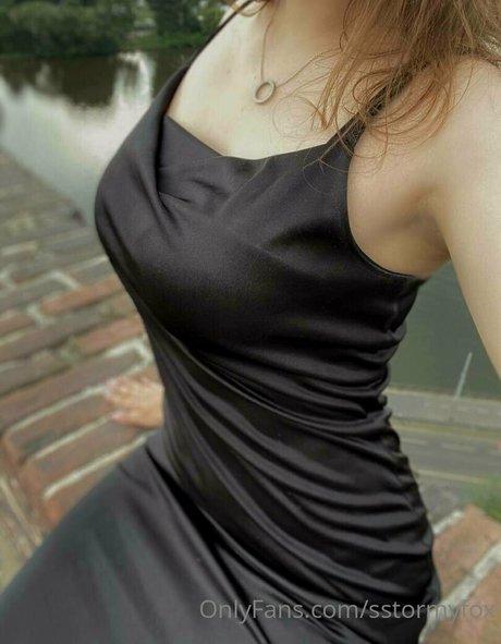 sstormyfox star pornographic archive