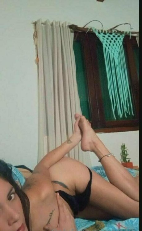 yesiiv art model gallery