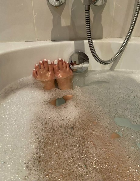 goddesssilkysolesfree adult star photo