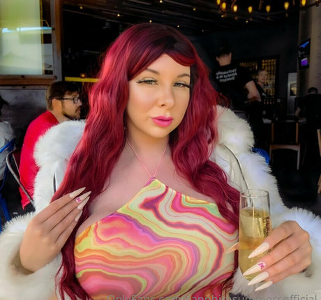 sapphiresummersofficial model hd pic