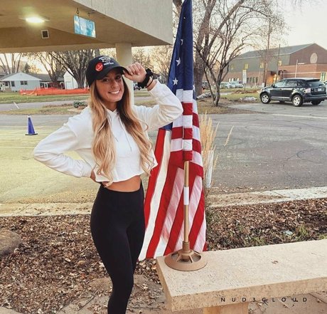 Jenna Hayworth model sexy pics