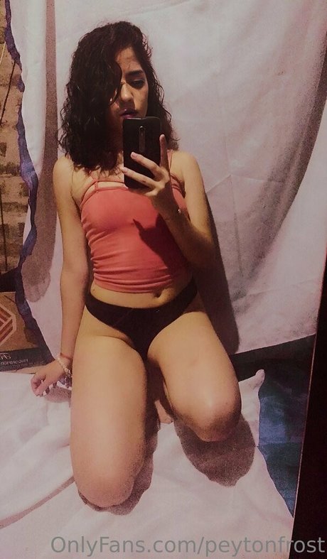 peytonfrost model hd pic