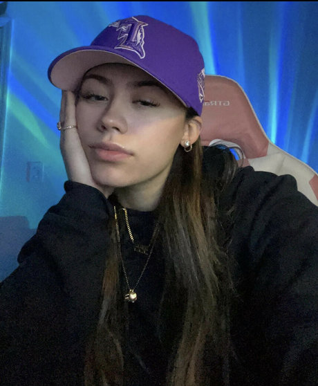 Yamiflex star naked pics