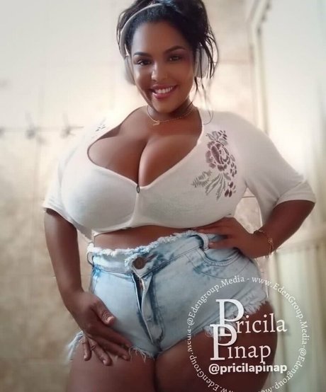 Pricila Pinap erotic model images
