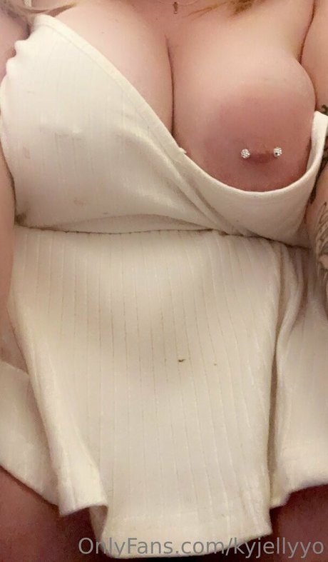 kyjellyyo star erotic galleries