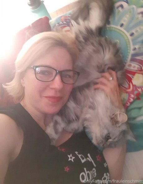 frauleinschmittfree naked pornstar pictures