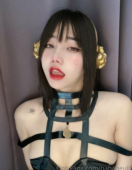 nahaneulll exclusive model image