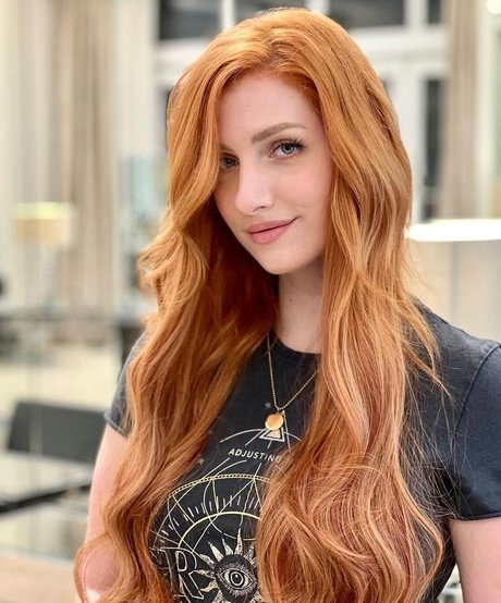 Lara Loft exclusive actress photo