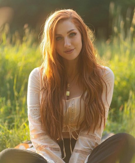 Lara Loft sex model image