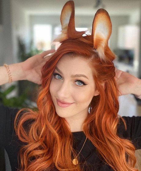 Lara Loft beautiful model photos