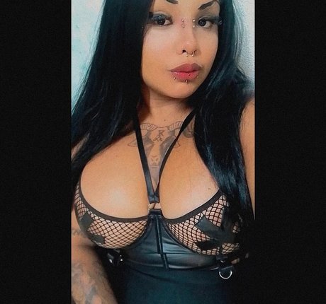 Fernanda Profana hot model photos