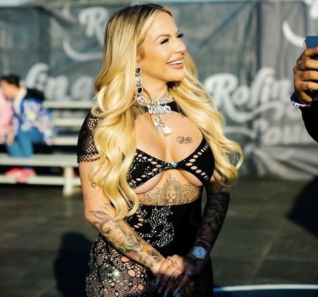 Tay Money art pornstar pics