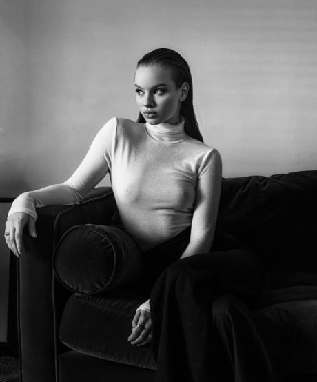 Liora Lapointe star adult picture