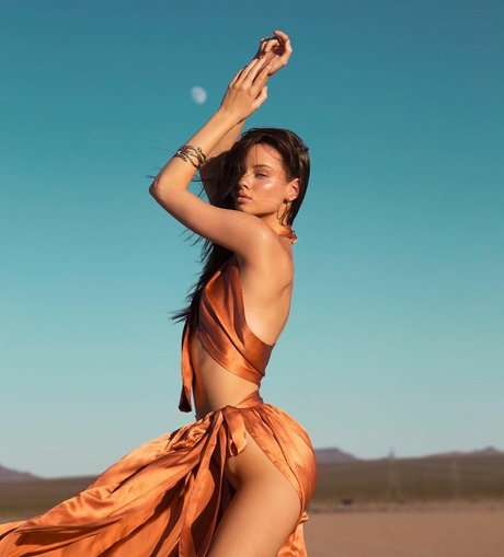 Liora Lapointe free pornstar img