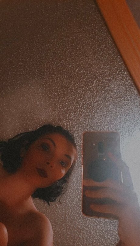 honey girl naked model pic