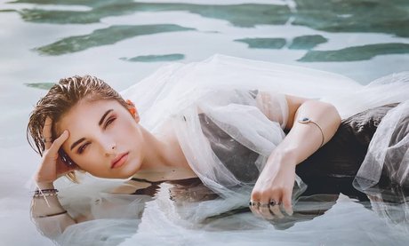 Chelsie Deville xxx star archive