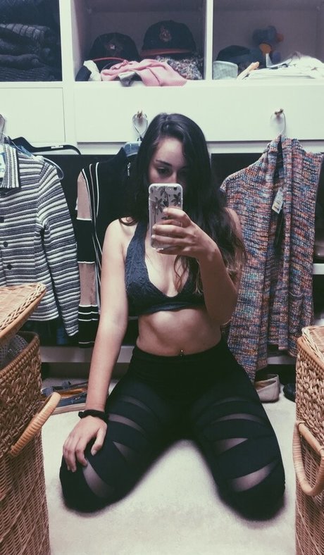 Leila Saltzman pornstar picture