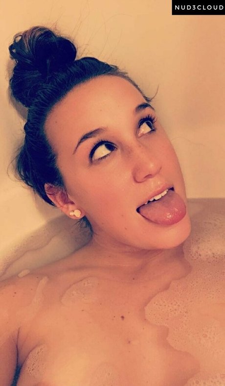 Kate Weisner nude model pictures