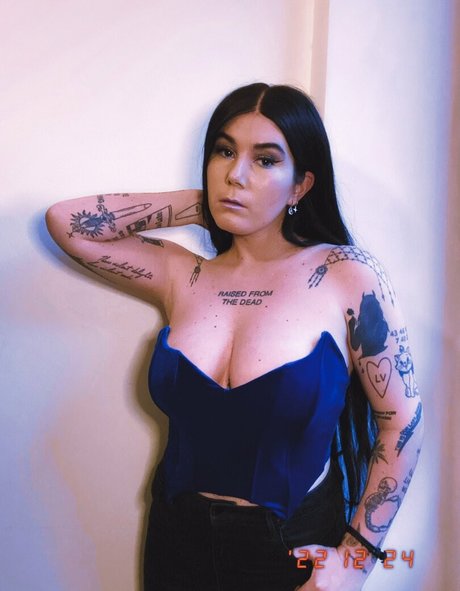 Ready To Glare star nude img