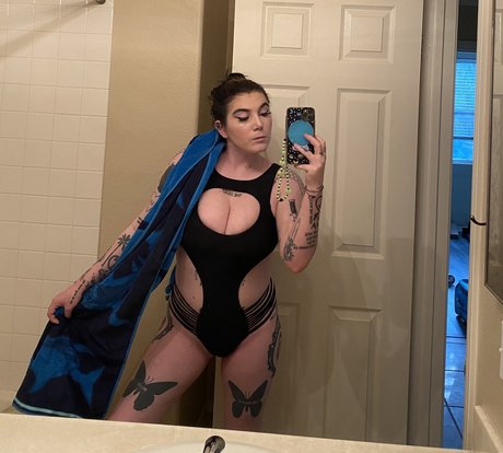 Ready To Glare pornstar sexy galleries