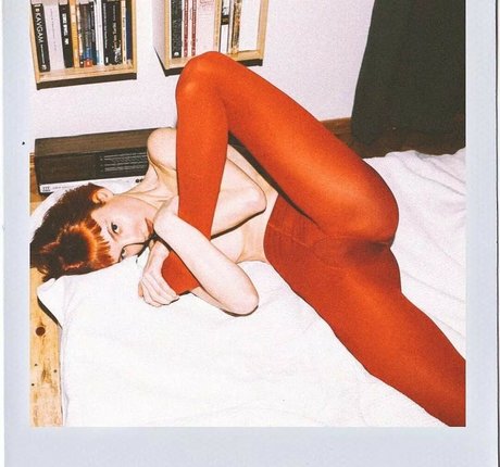 Lotussutra model exclusive image