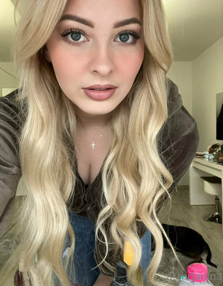 asmrjanina best model img