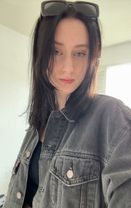 Orla Gracey naked pornstar archive