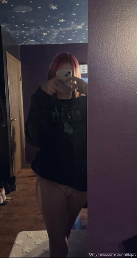 bunniiispit sex star photo