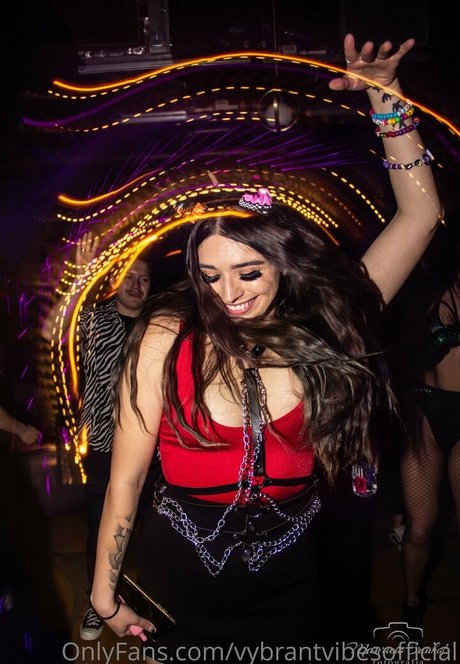 vybrantvibesofficial star sexy photos