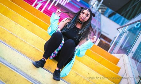 vybrantvibesofficial nice model photos