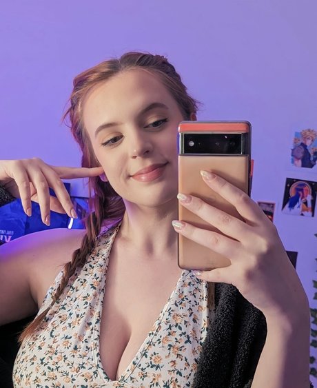 louiseyhannah xxx pornstar photo