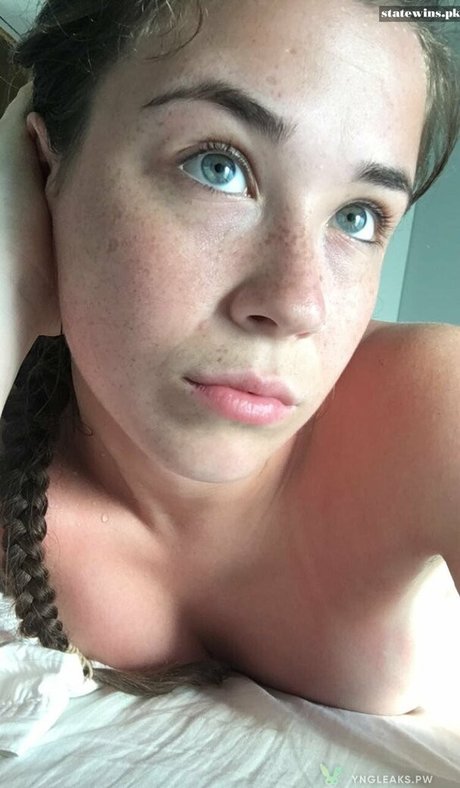 Isla Lockhart pornstar naked photos