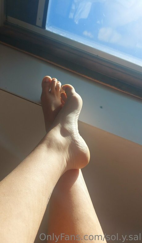 sol y sal model adult image