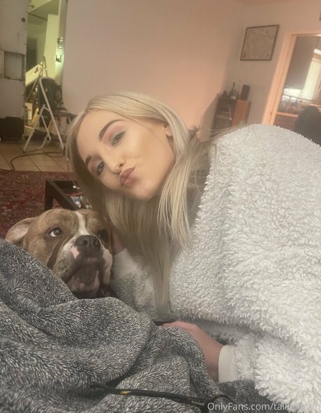 tallielorain pornstar sexy photos