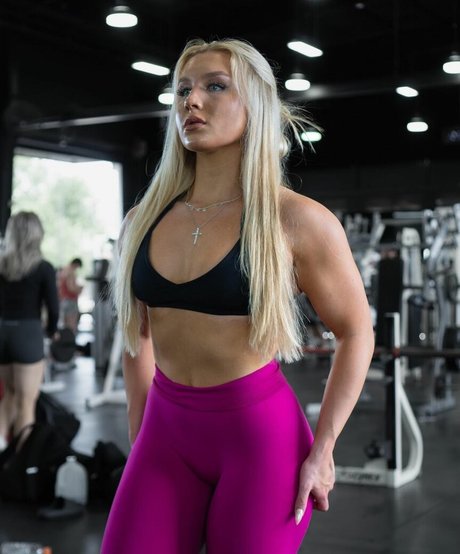 Sydney Sikes perfect star photos