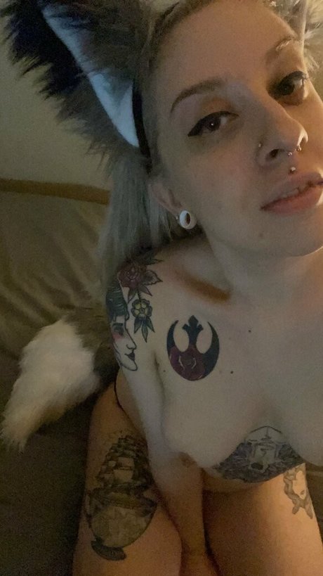 acoalminecanary nice actress pictures