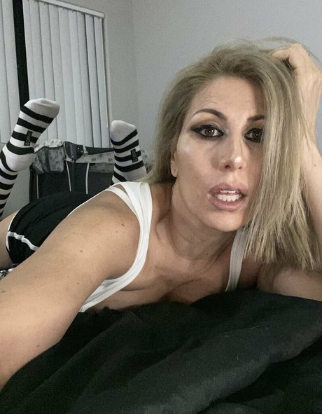 missmakaylacox beautiful actress photo