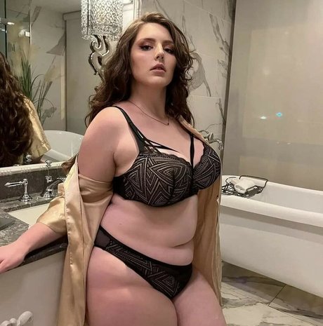 Kelley J pornstar hot picture