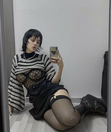 SofiaPika model pornographic pics